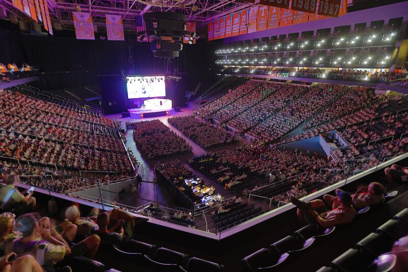 An evening show at NOAC